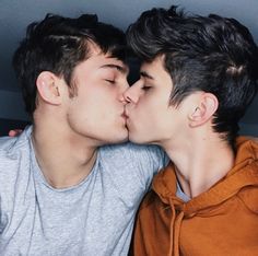 ann chamberlain add cute twinks kissing image