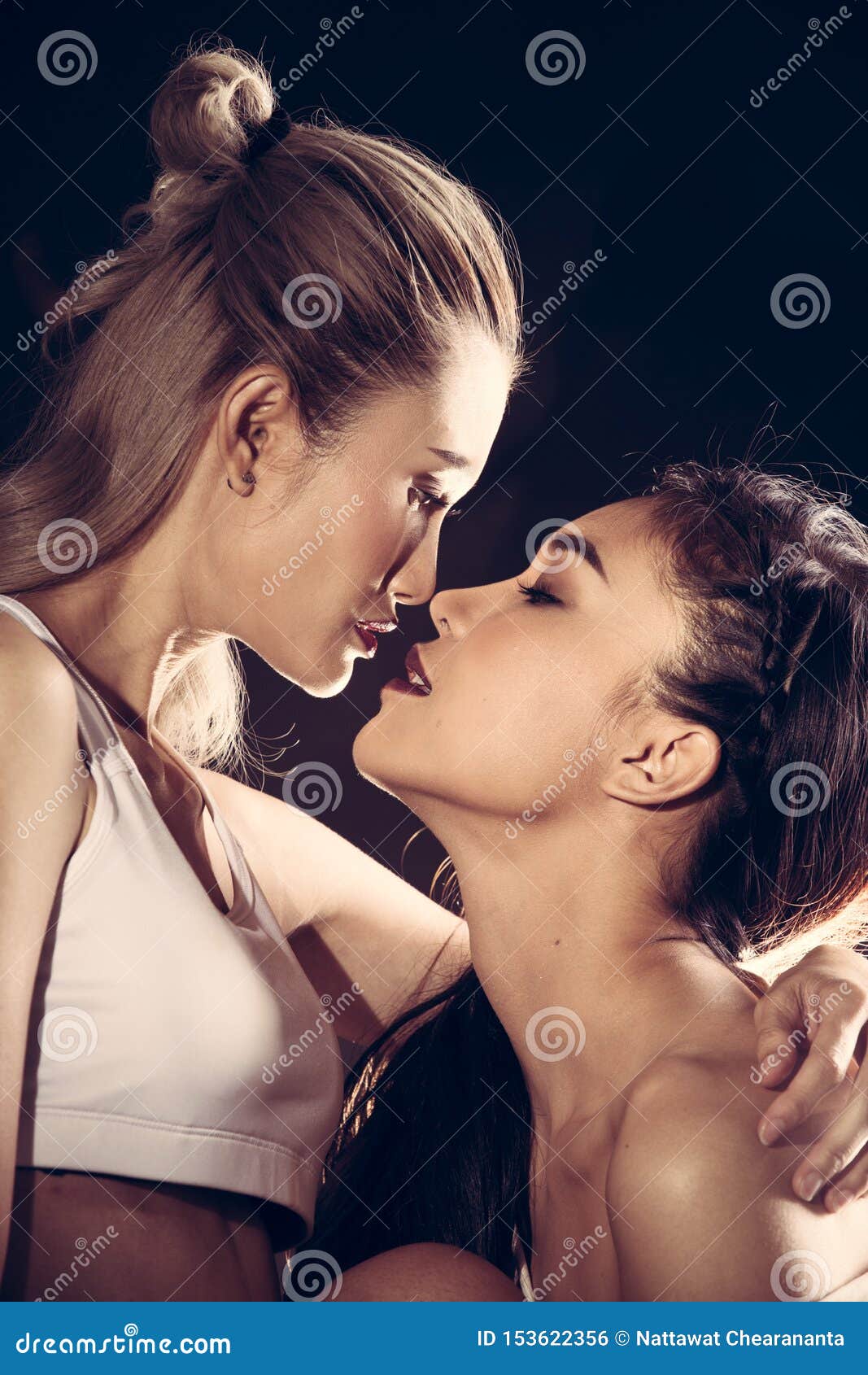 boo zer add asian lesbian sex photo