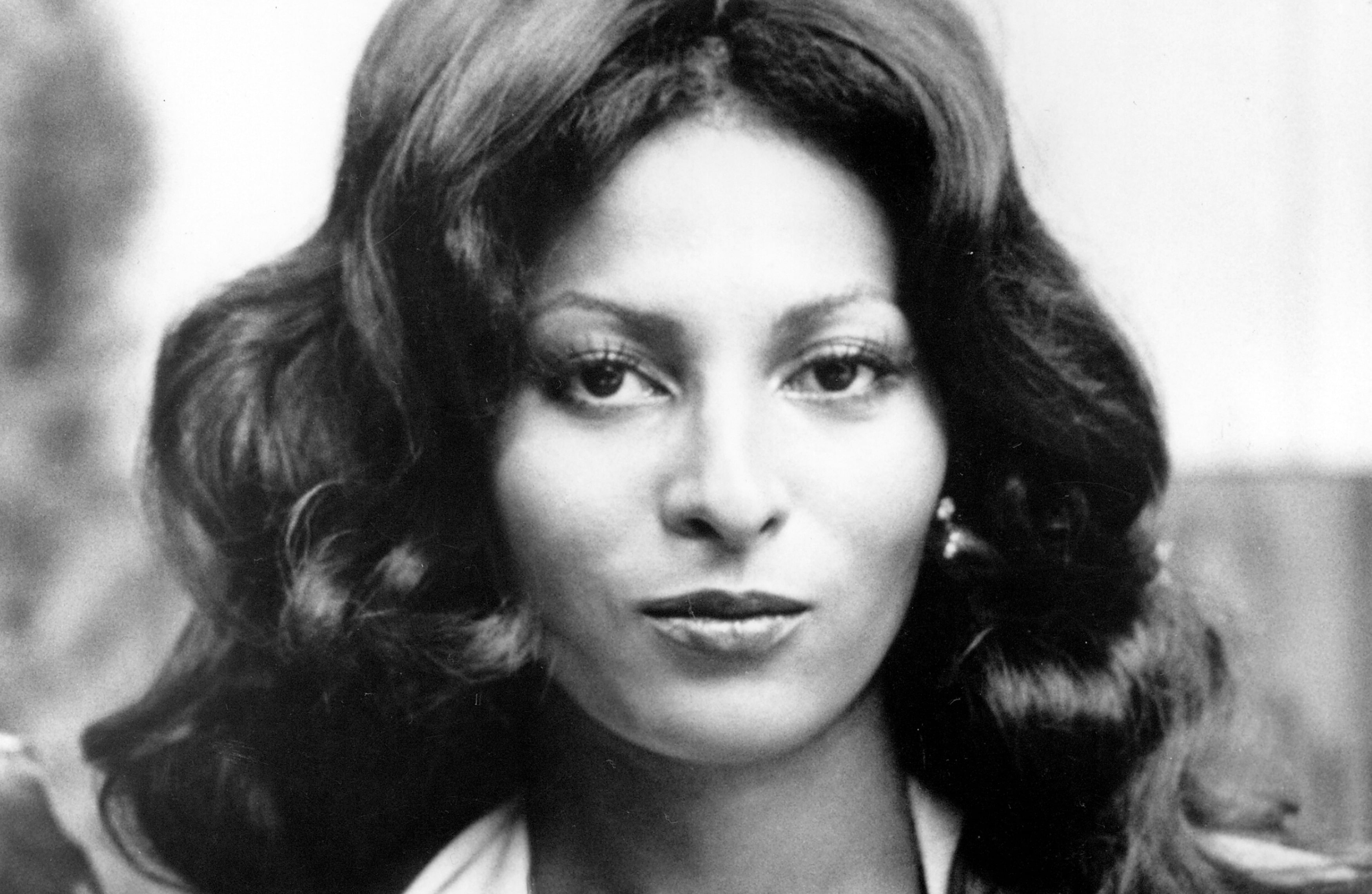 charlie mangus add sexy pam grier photo