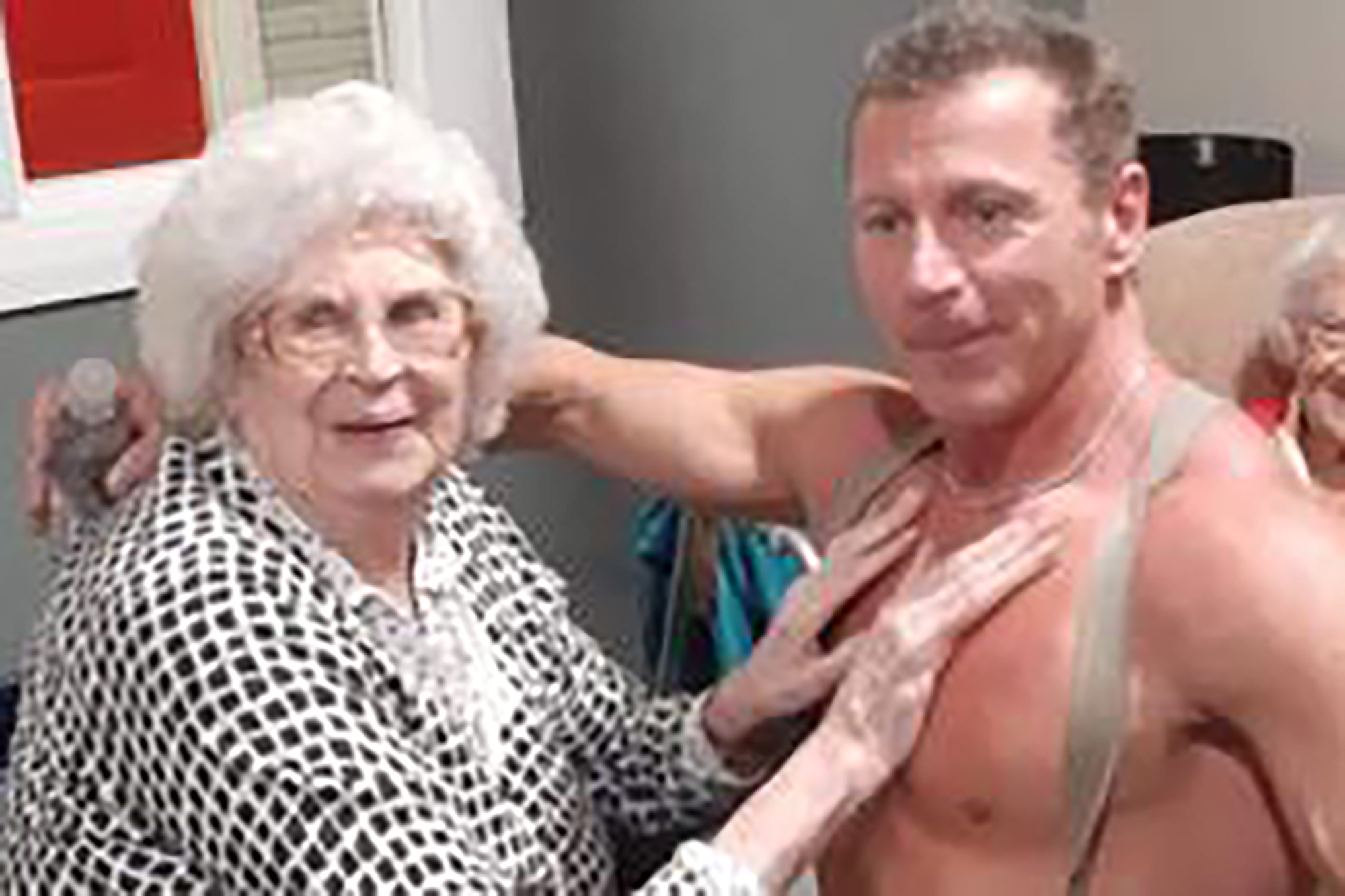 alvin hill add older women strippers photo