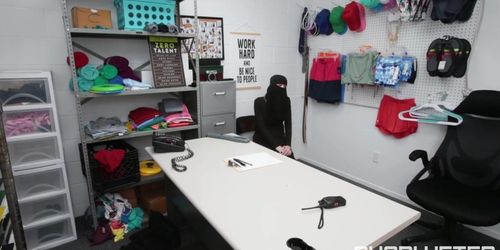 bruce stroud add shoplyfter hijab image