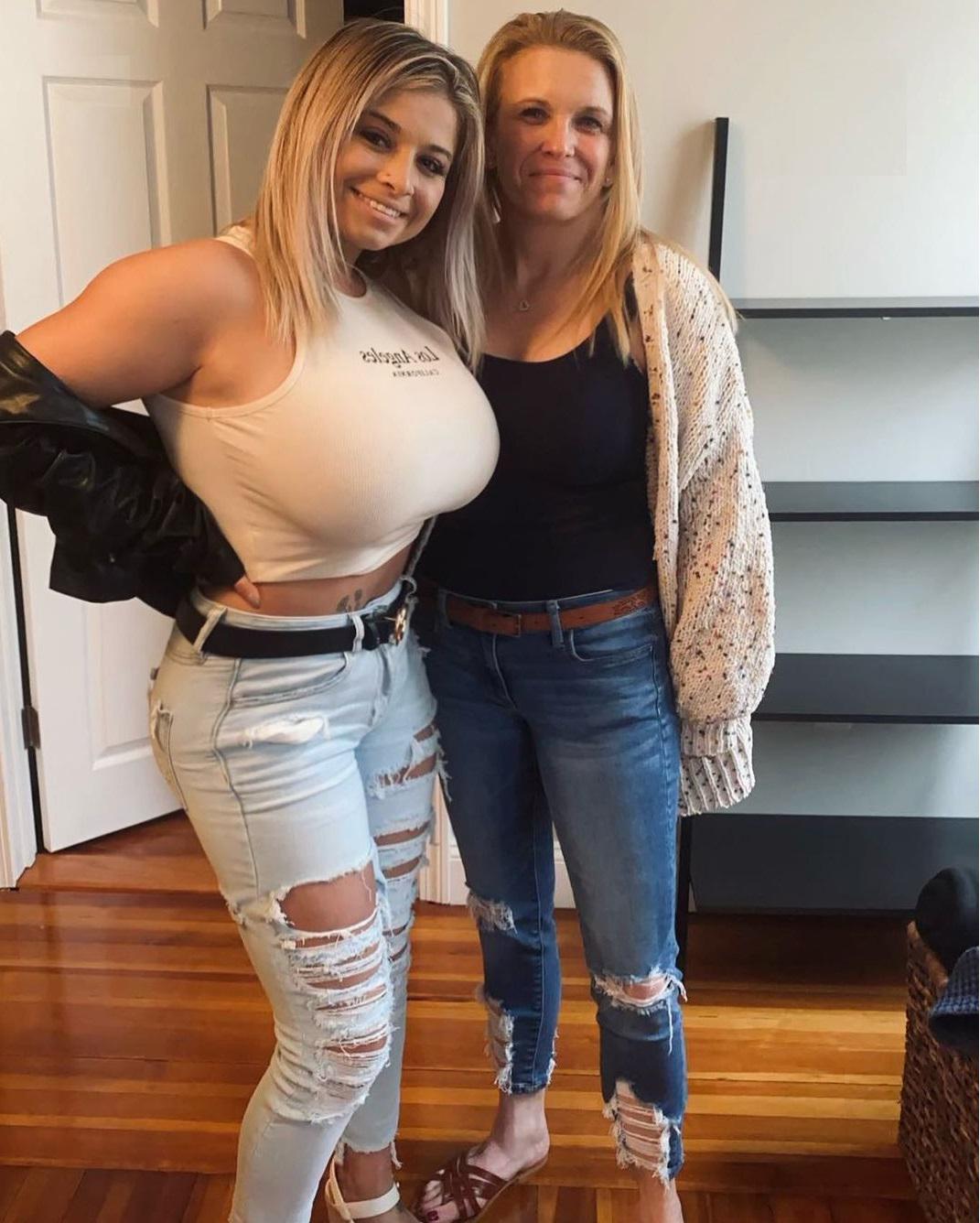 arsenia castro add mom daughter big tits photo